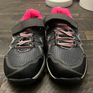 Girls hiking sneakers. Great condition.